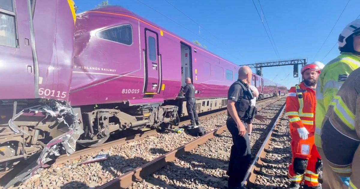Collision ferroviaire au Royaume-Uni : le conducteur d'un des trains avait franchi un feu rouge