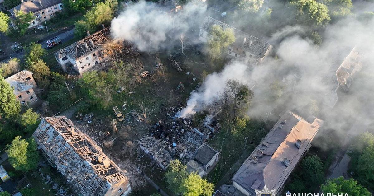 Ukraine : une frappe de missile russe à Dnipro fait au moins cinq morts
