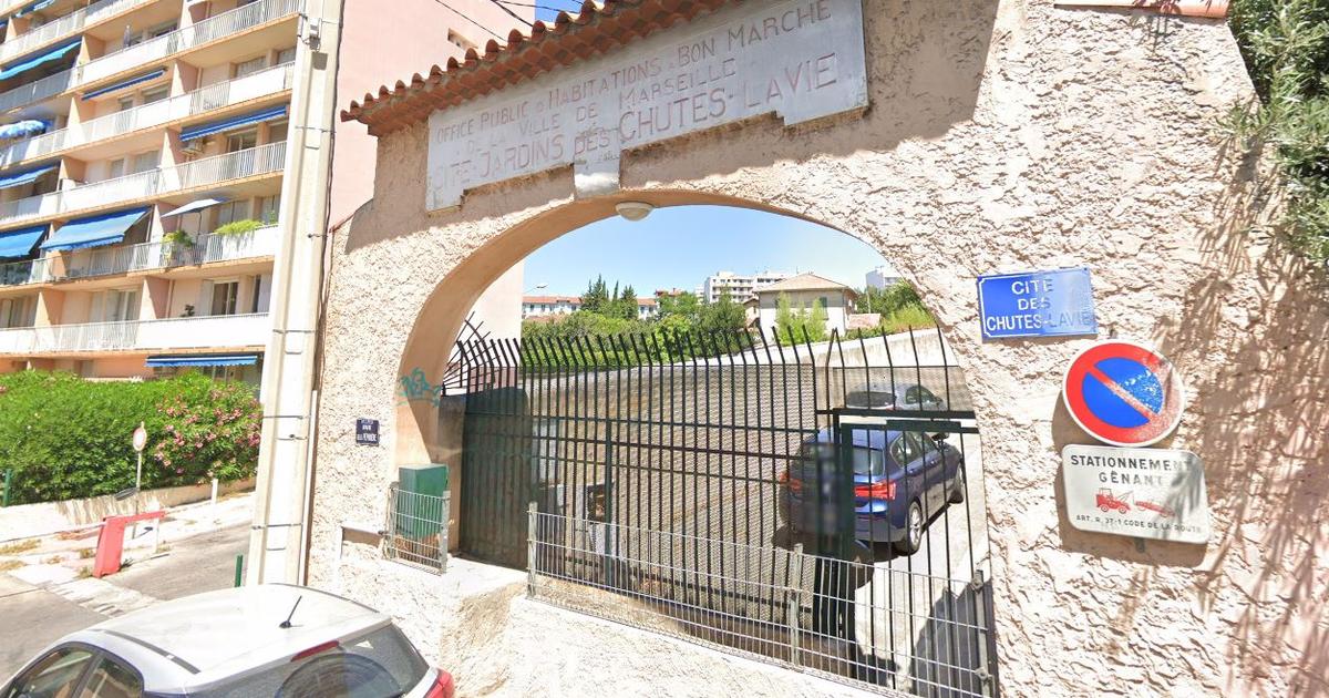 Cadenassé, politisé, déverrouillé : la folle saga du portail qui a coupé un quartier de Marseille en deux