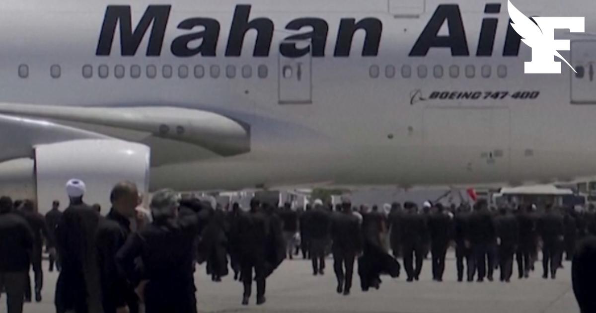 Guerre au Moyen-Orient : le retour en images du cercueil de l’ayatollah Khamenei en Iran, avant son inhumation