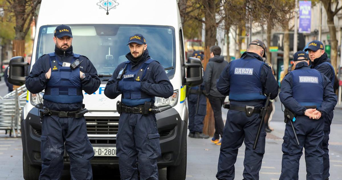 Irlande du NordÂ : un homme arrÃªtÃ© pour avoir installÃ© une reprÃ©sentation de mosquÃ©e sur un bÃ»cher