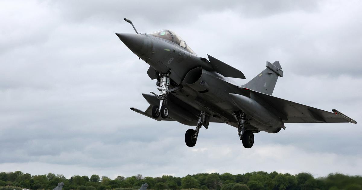 À Landivisiau, à bord du « porte-avions de granit » où s’entraînent les marins du ciel