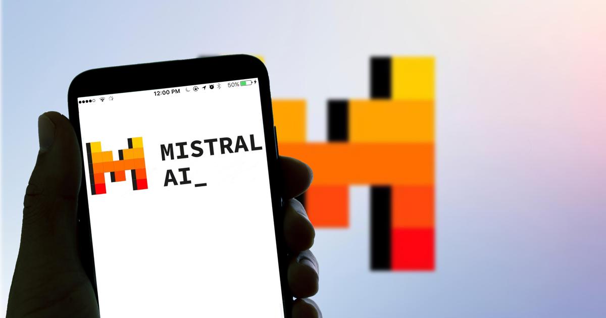 Microsoft đã ký thỏa thuận trị giá nhiều tỷ USD với Mistral nhằm tăng cường năng lực tính toán AI tại châu Âu. (Ảnh: Davide Bonaldo / SOPA Images via)