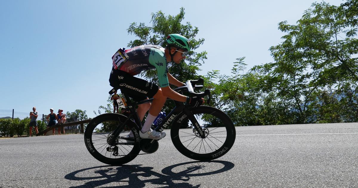 Paul Seixas chuẩn bị đối mặt thử thách khó nhằn tại Alpe d’Huez trong Tour de France 2026. (Ảnh: Gonzalo Fuentes / REUTERS)