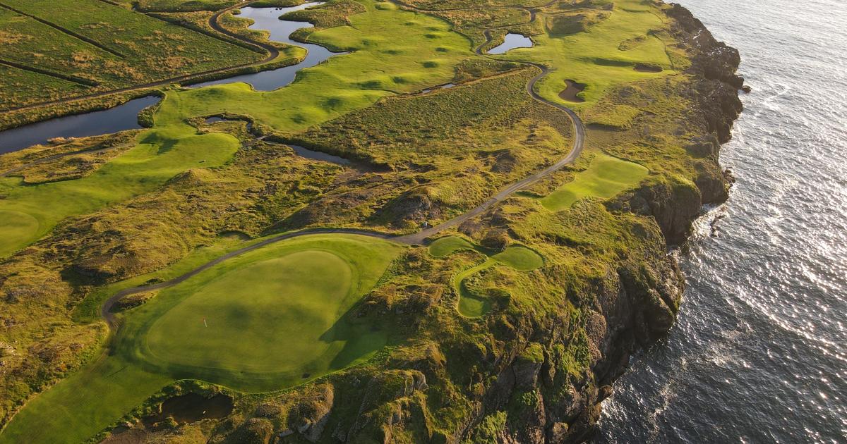 Golf: una joya al borde de espectaculares acantilados, montañas nevadas al fondo… En Islandia, swing con un gran espectáculo