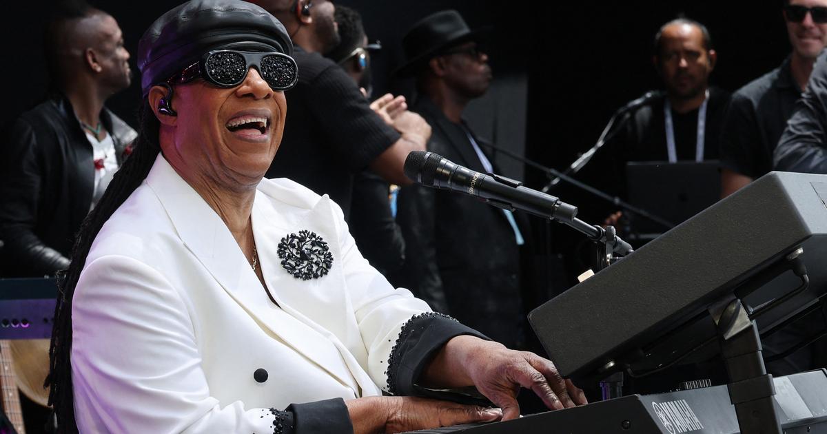 Stevie Wonder annonce un nouvel album pour 2027 avec des titres inédits composés au début de sa carrière