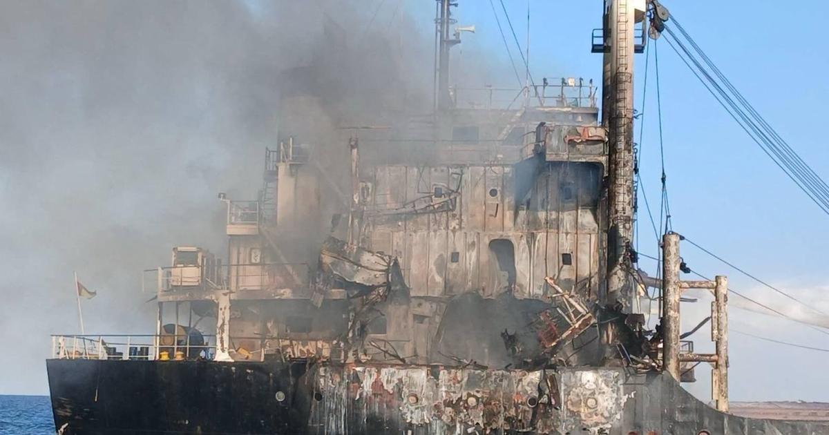 Guerre en Ukraine : touché par des missiles russes, un navire marchand a coulé au large d’Odessa