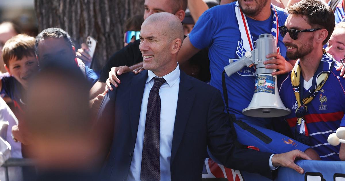 Bleus : Zinédine Zidane va-t-il toucher plus que Didier Deschamps ?