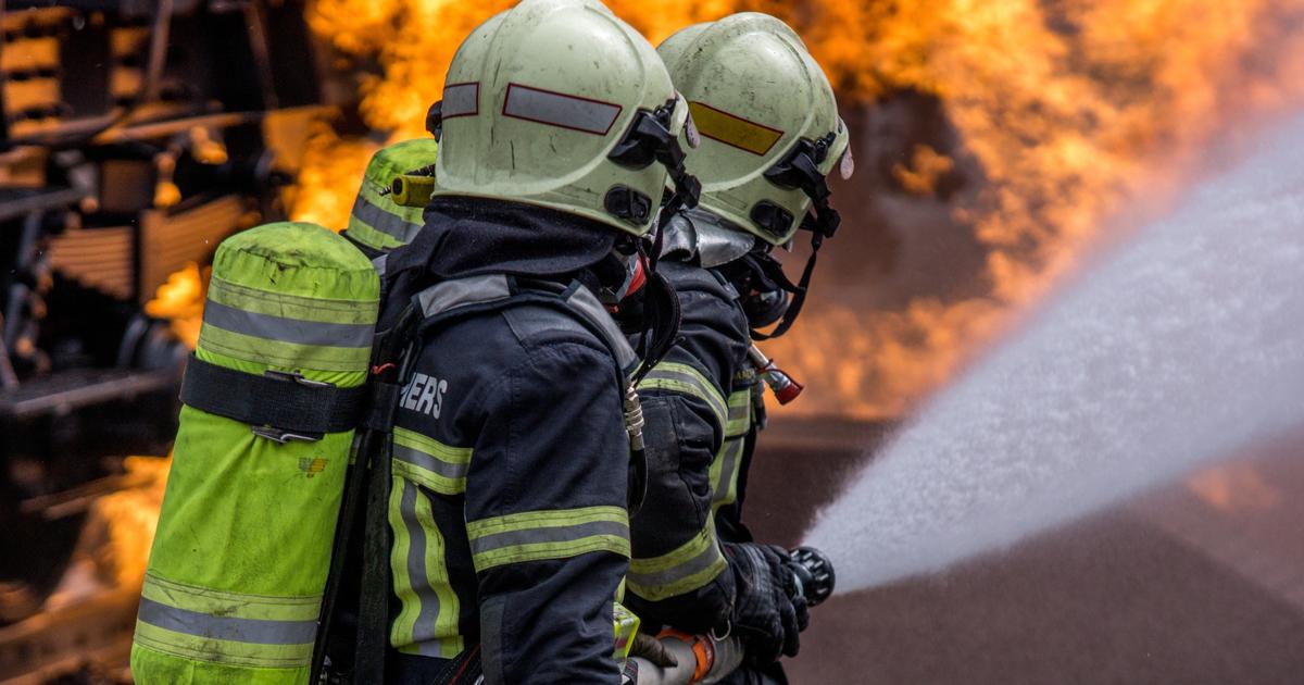 Âges, salaires, statuts… Qui sont vraiment les sapeurs-pompiers en France ?