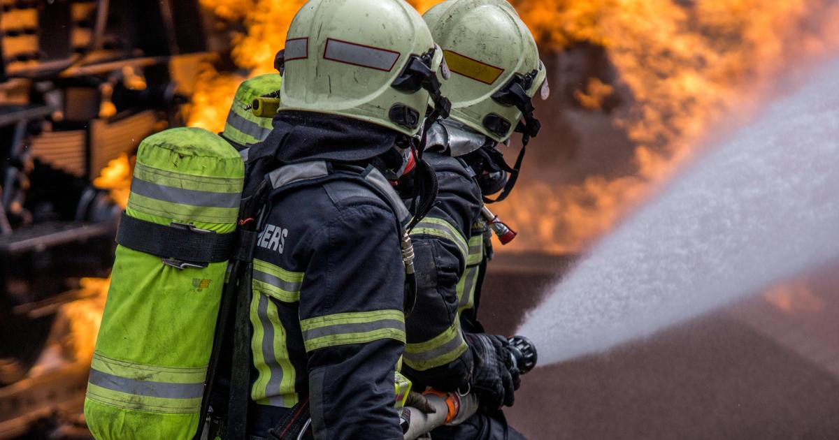 Âges, salaires, statuts… Qui sont vraiment les sapeurs-pompiers en France ?