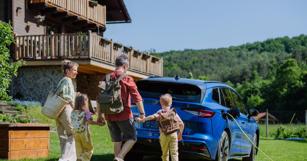 «J’étais très inquiète» : ces conducteurs racontent leurs départs en vacances en voiture électrique