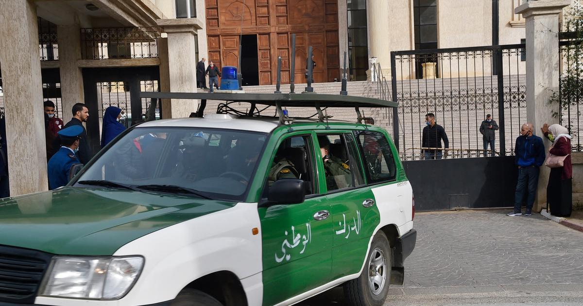 Algérie : un autocar tombe dans un ravin, au moins 25 morts