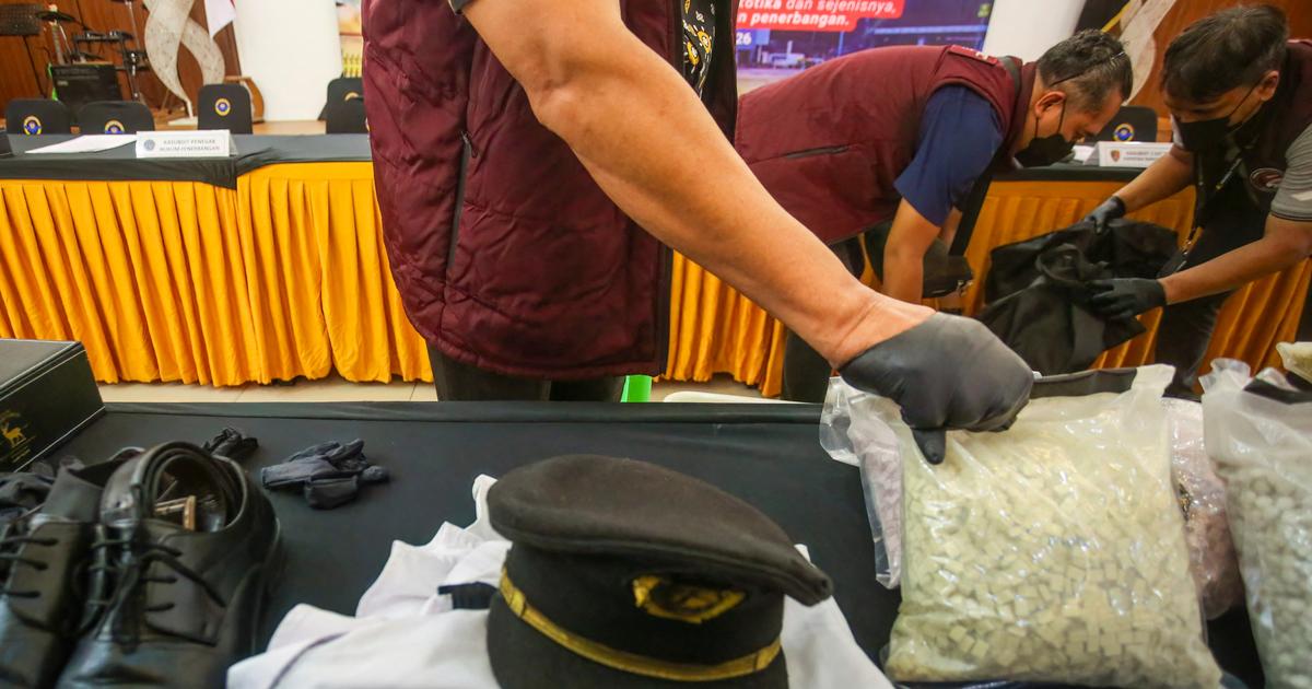 Un pilote malaisien arrêté en Indonésie avec 70 000 ecstasy risque la peine de mort.