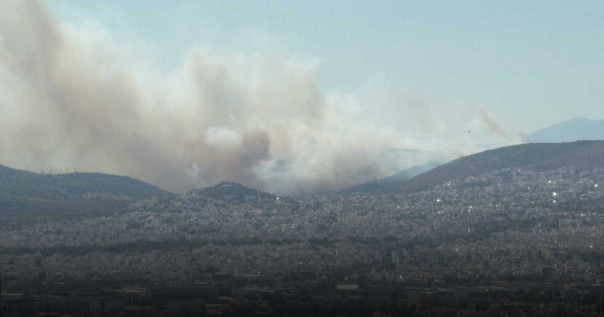 Grèce : les images de nouveaux incendies aux portes d’Athènes, où des évacuations ont été ordonnées