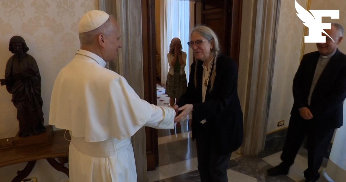 Des retrouvailles entre «vieux amis» : les images de la rencontre entre «la marraine du punk» Patti Smith et le pape Léon XIV