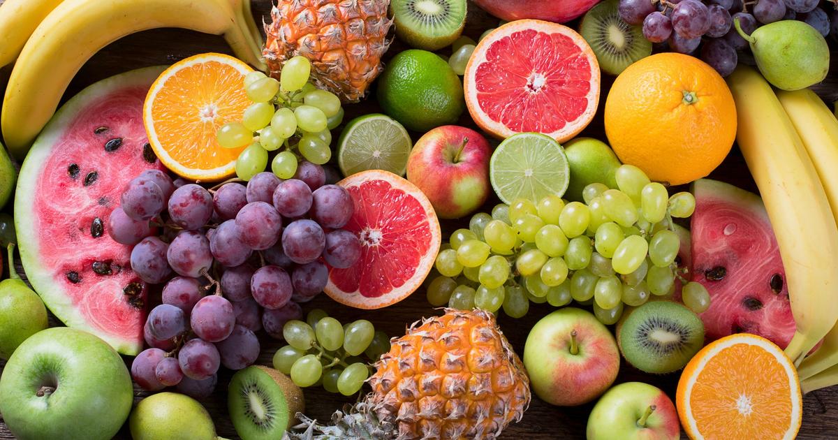 Maux de ventre, allergies et même... cancers : ces risques invisibles derrière la consommation de fruits abîmés