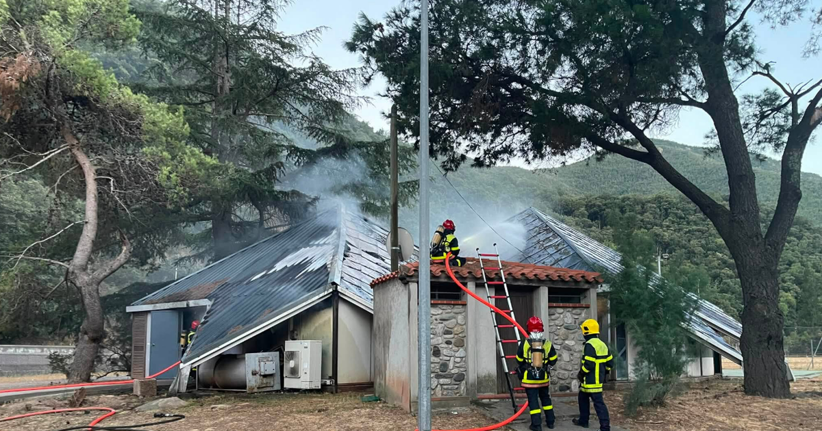 Pyrénées-Orientales : après un incendie provoqué par deux adolescents, une maire instaure un couvre-feu pour les moins de 15 ans