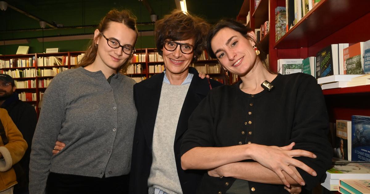 Inès de la Fressange και οι κόρες της Nine και Violette: 40 φωτογραφίες της συνενοχής τους