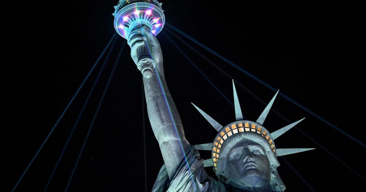 New York : une mère et sa fille de 5 mois décèdent dans le naufrage d’un navire près de la Statue de la Liberté