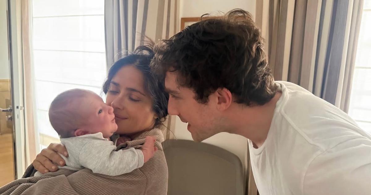 Αυτές οι φωτογραφίες αποκαλύπτουν τη Salma Hayek στο νέο της ρόλο ως γιαγιά
