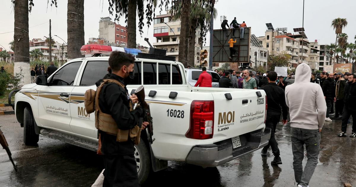 Syrie : sept personnes arrêtées après la mort d’un jeune homme détenu dans un commissariat