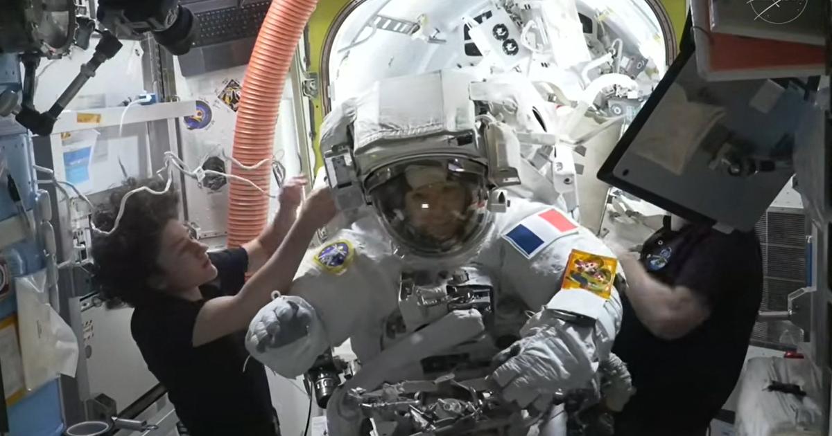 Les images de la sortie dans l’espace de Sophie Adenot