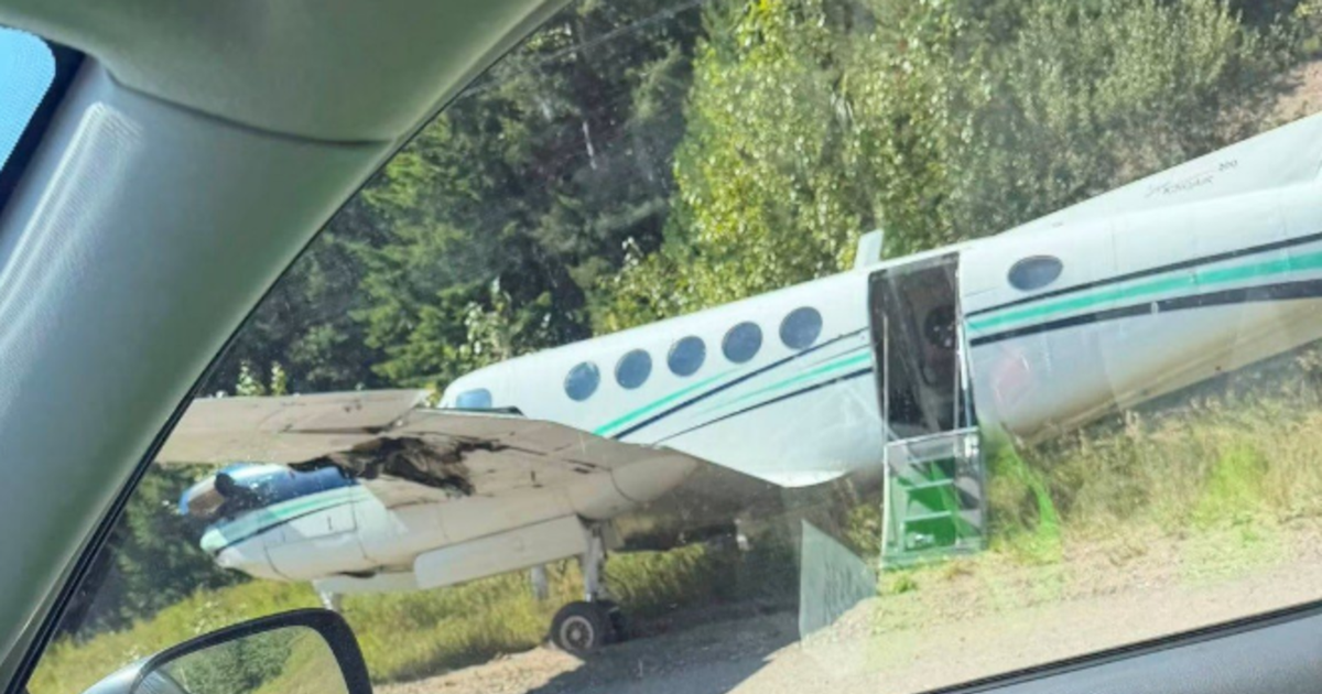 Canada : un avion atterrit en urgence sur une route, une personne morte