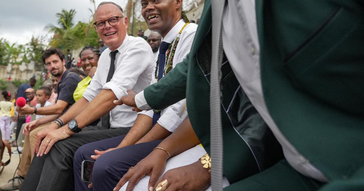 «Je promets assez peu et j’essaye de réfléchir beaucoup» : à Mayotte et La Réunion, Édouard Philippe revendique sérieux et sobriété
