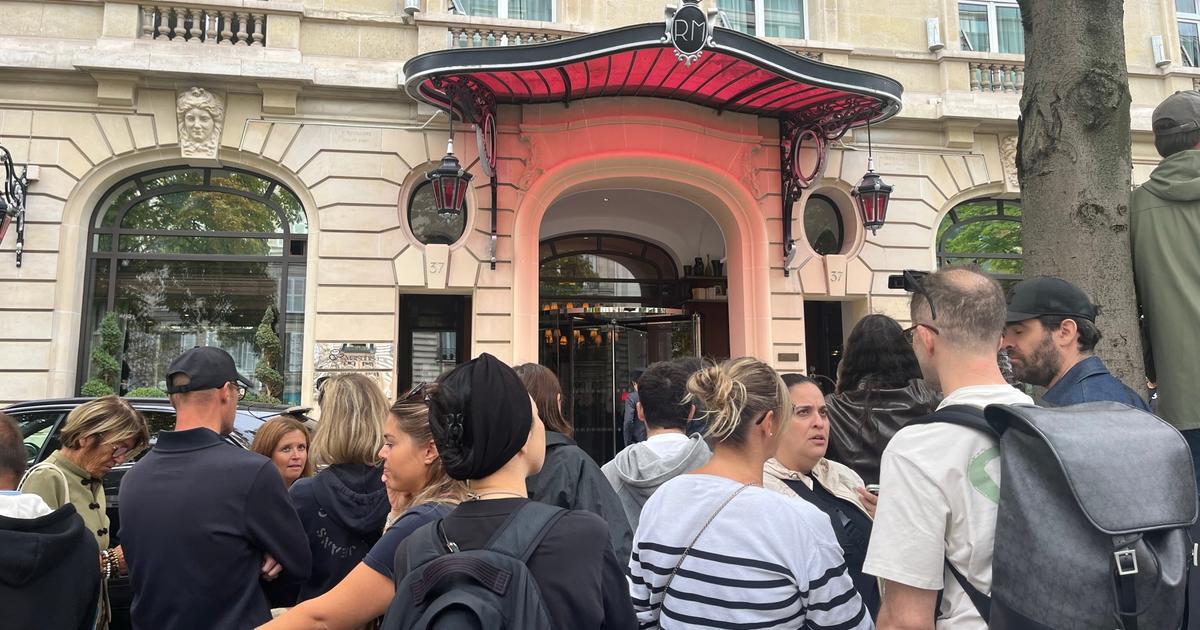 Céline Dion a atterri à Paris vers 13 heures : ses fans l’attendent déjà devant son hôtel parisien