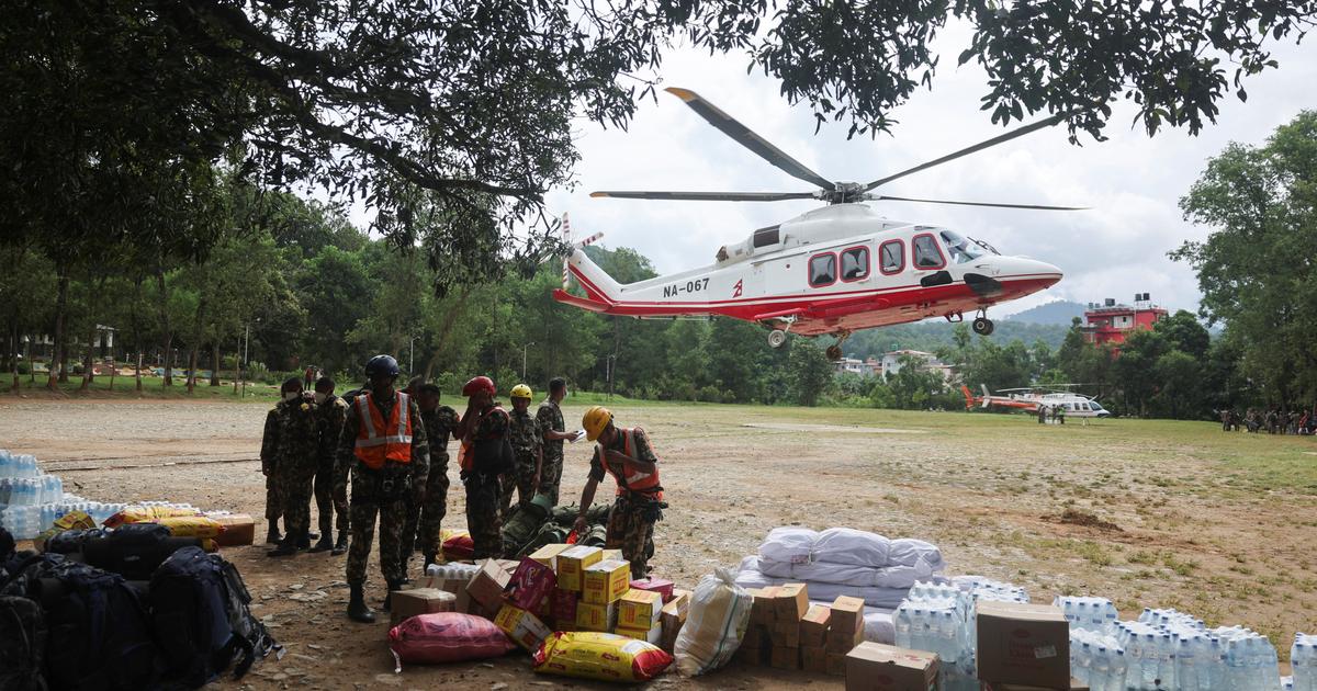 Ponts emportés, routes dévastées, hélicoptères insuffisants... Le Népal face au défi de l’acheminement d’aide humanitaire