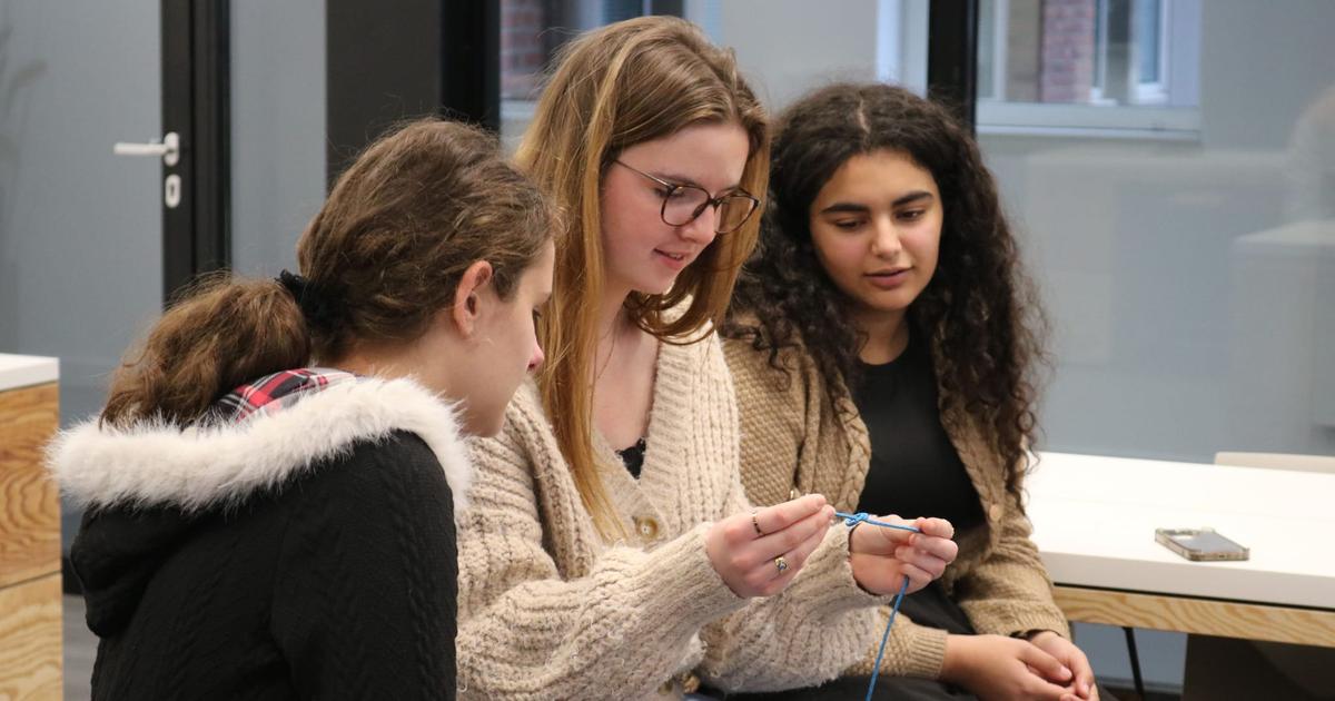 Des filles dans l’équation (France.tv) : les sciences au féminin