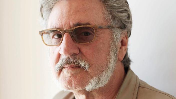 Daniel Auteuil: «Αντιμετωπίζοντας ηλίθιους ανθρώπους, είμαι υποχρεωμένος να αντιδράσω, μερικές φορές με μια μορφή επιθετικότητας που μετανιώνω αμέσως»