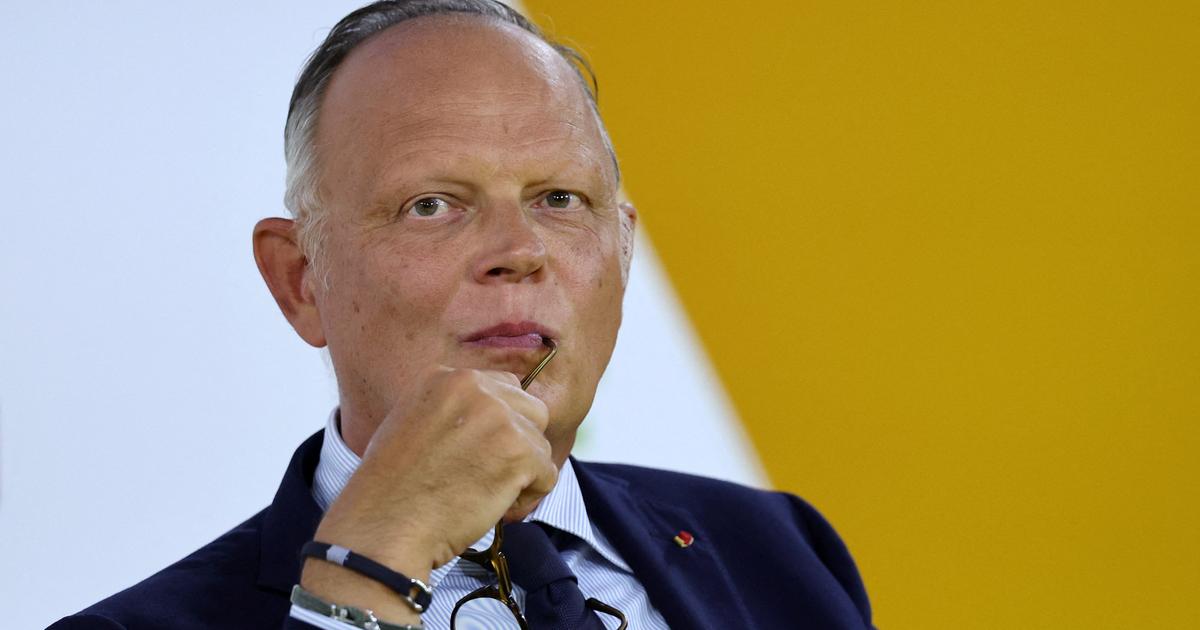 EN DIRECT - «Je ne suis pas un homme pressé» : pour l’élection présidentielle, Edouard Philippe défend la «tortue» et moque les «lièvres»