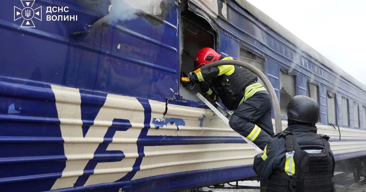 Un train à destination de Varsovie frappé par un drone russe en Ukraine