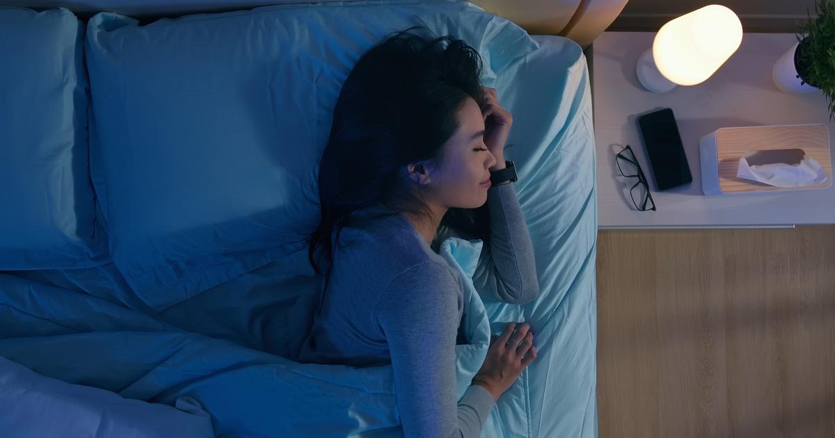 Infarctus, AVC… Pourquoi dormir les volets ouverts ou avec une veilleuse pourrait être dangereux pour la santé