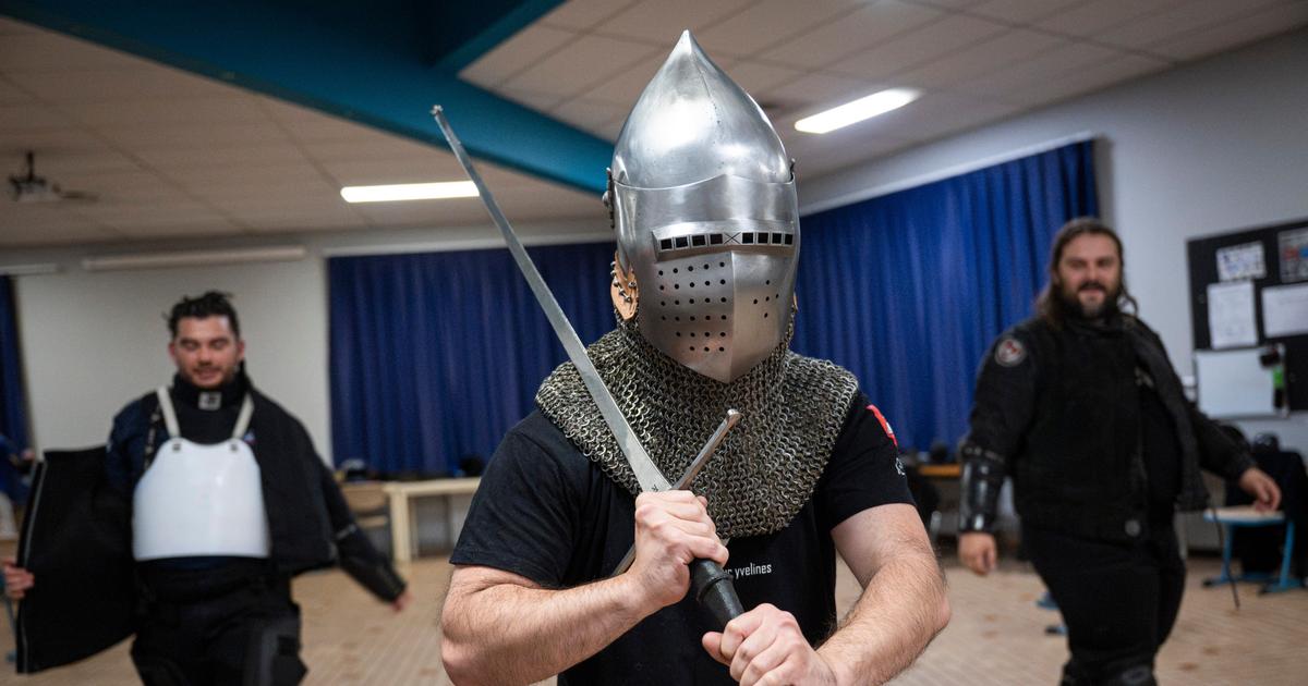 «On ressent la peur, les coups, la sueur» : dans les Yvelines, des férus d’Histoire ressuscitent les duels du Moyen-Âge (avec de vraies armes)