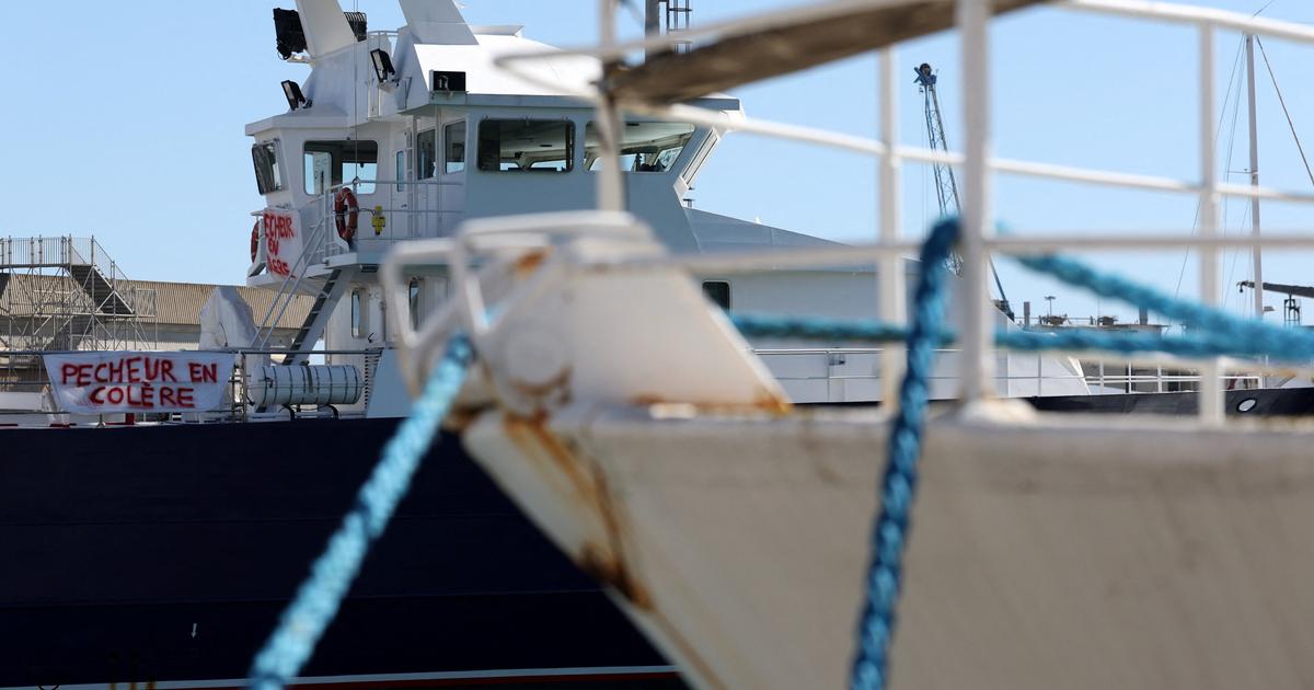 Carburant: la ministre de la Mer annonce la levée des barrages par les pêcheurs et appelle à la sérénité