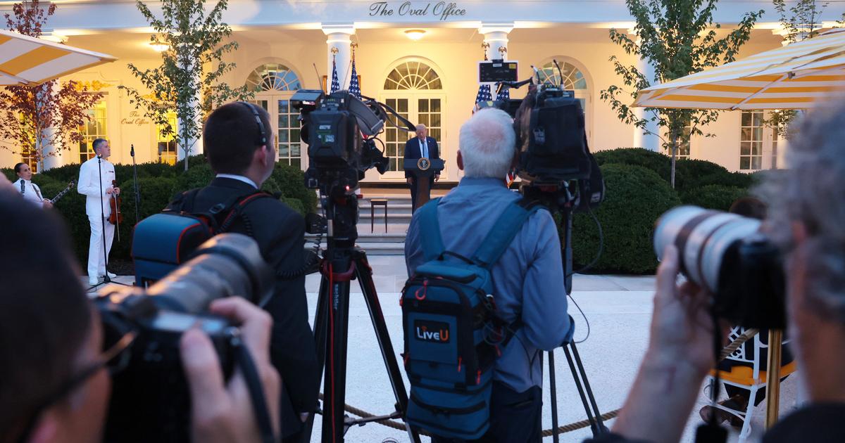 Les grandes chaînes américaines solidaires de CNN, écartée de la Maison-Blanche