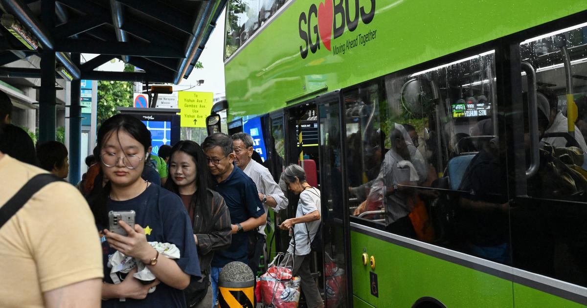 Singapour : mettre ses pieds sur un siège de bus est passible d’une amende de 340 euros