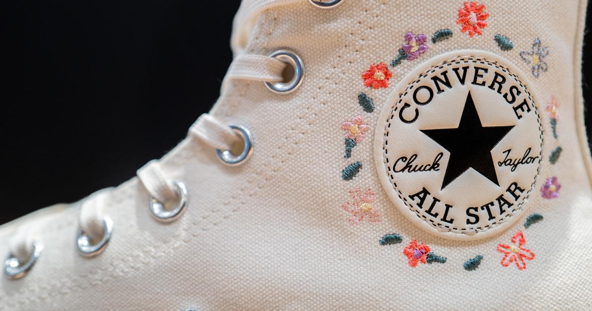 «Nous nous sommes trompés» : Converse retire une publicité accusée de références à l'imagerie du Ku Klux Klan
