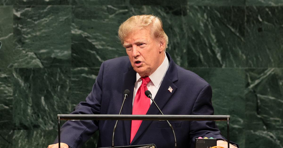 Donald Trump annonce que les États-Unis utiliseront officiellement le terme «super intelligence» au lieu d'«intelligence artificielle»