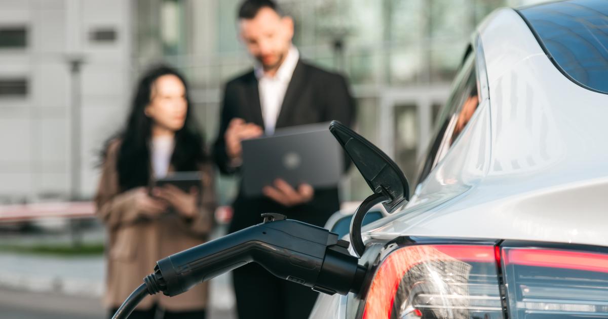 «Je ne regrette absolument pas mon choix» : face à la flambée des prix à la pompe, les nouveaux propriétaires de voitures électriques se frottent les mains
