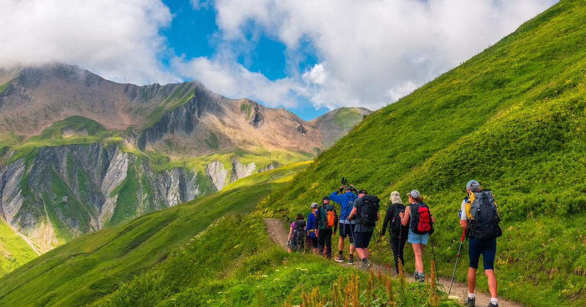 Trop de randonneurs, trop de bivouacs sauvages : le tour du Mont-Blanc ...