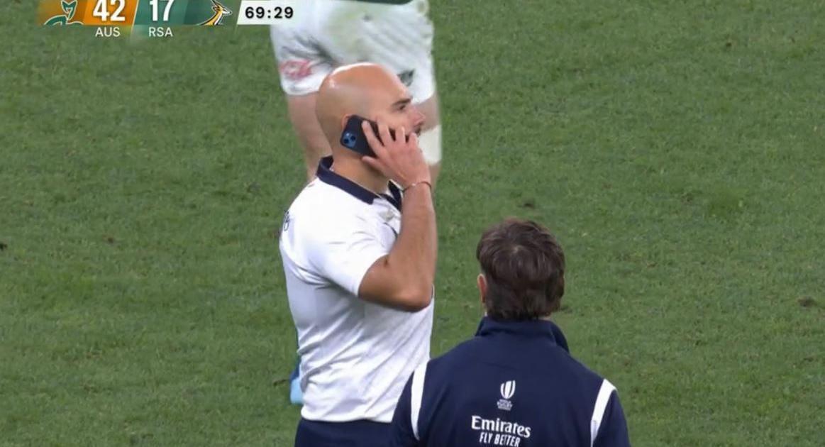 Rugby : quand l’arbitre d’Australie-Afrique du Sud doit téléphoner en plein match (vidéo)