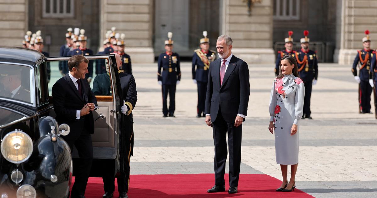 Avec une heure de retard et à l’arrière d’une Rolls-Royce rutilante… Le couple Macron entame sa visite d’État en Espagne