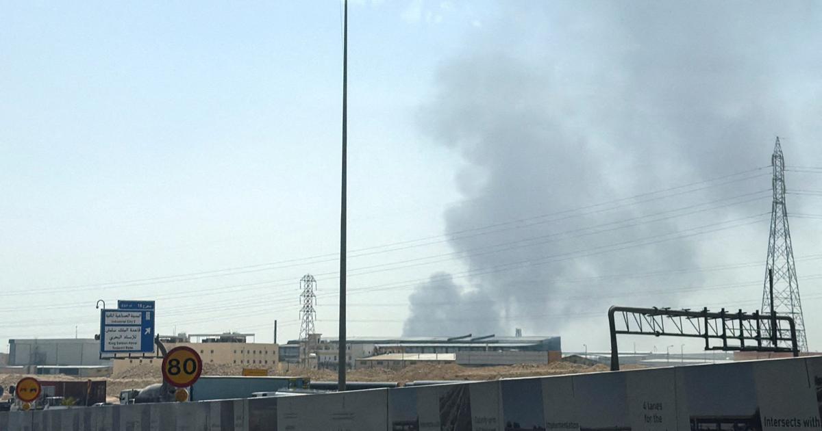 Des flammes et de la fumée s'élèvent d'un site d'Aramco, fleuron de l’économie saoudienne, près de Ryad