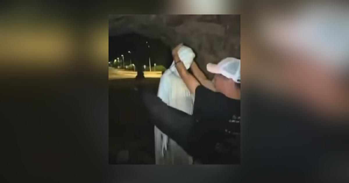 Empêchés de quitter l’île, refusés d’un hôtel… Les profanateurs de la statue de la Vierge Marie de Porto-Vecchio face à la colère des Corses