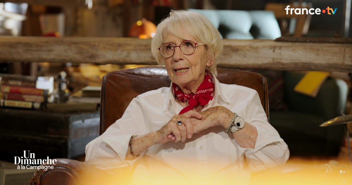 «Je l’ai su tard» : Mercotte raconte comment elle a appris la mort de sa mère quand elle avait sept ans