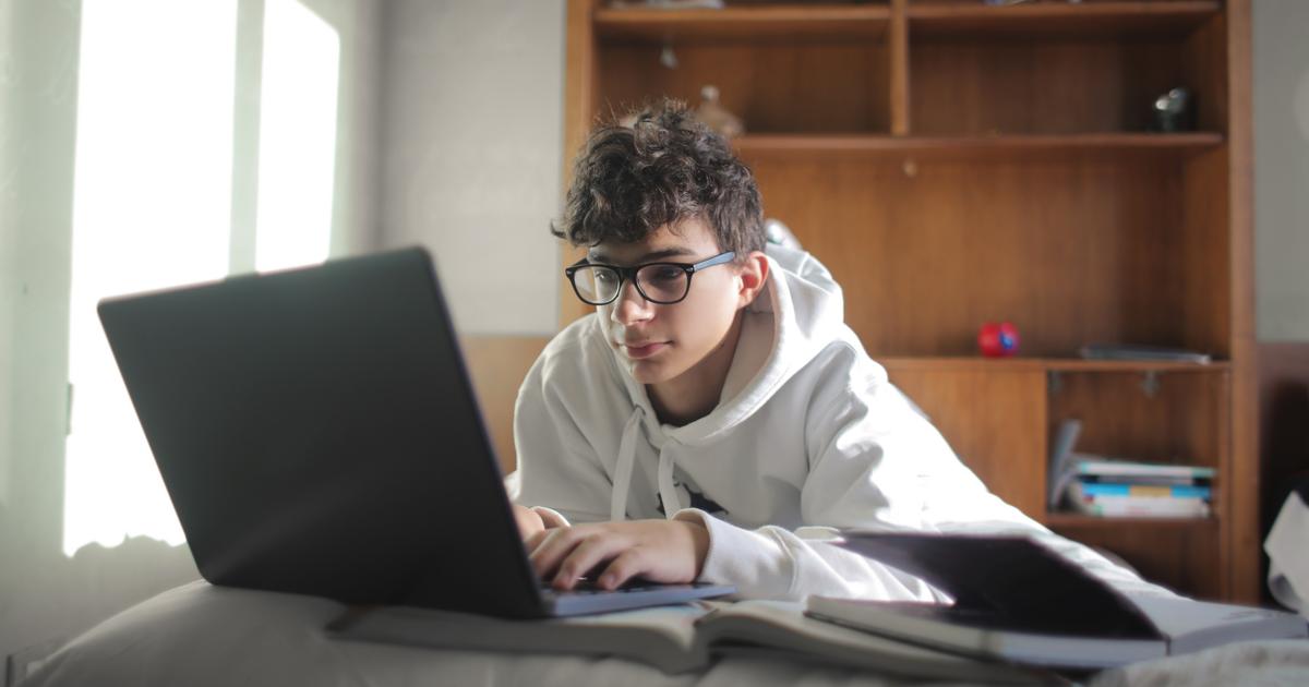 Connexions défaillantes, cyberblocus… Les ratés du « distanciel » mis en place à la hâte