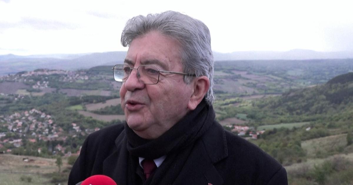 À Gergovie, Mélenchon se voit en Vercingétorix luttant contre César et donne un cours de tactique militaire
